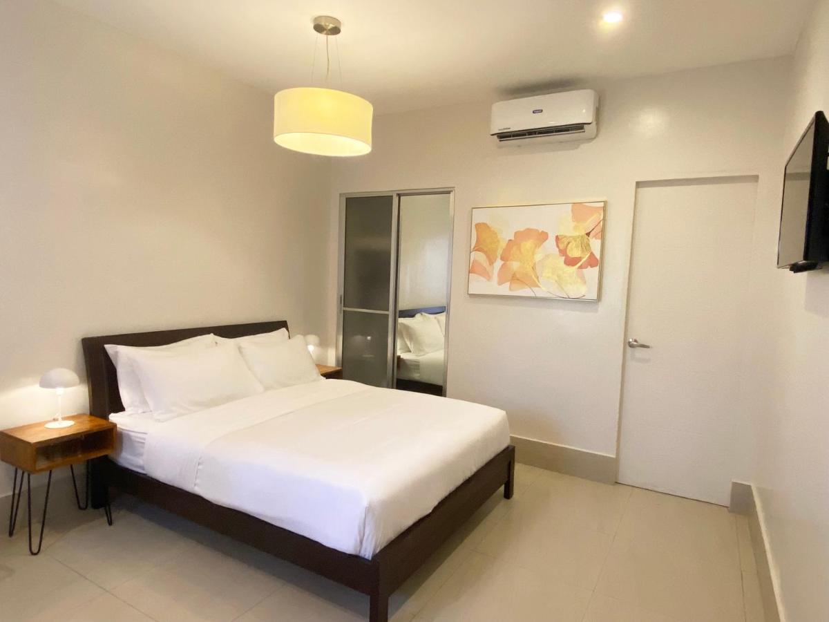 Harman Suites Moalboal Buitenkant foto