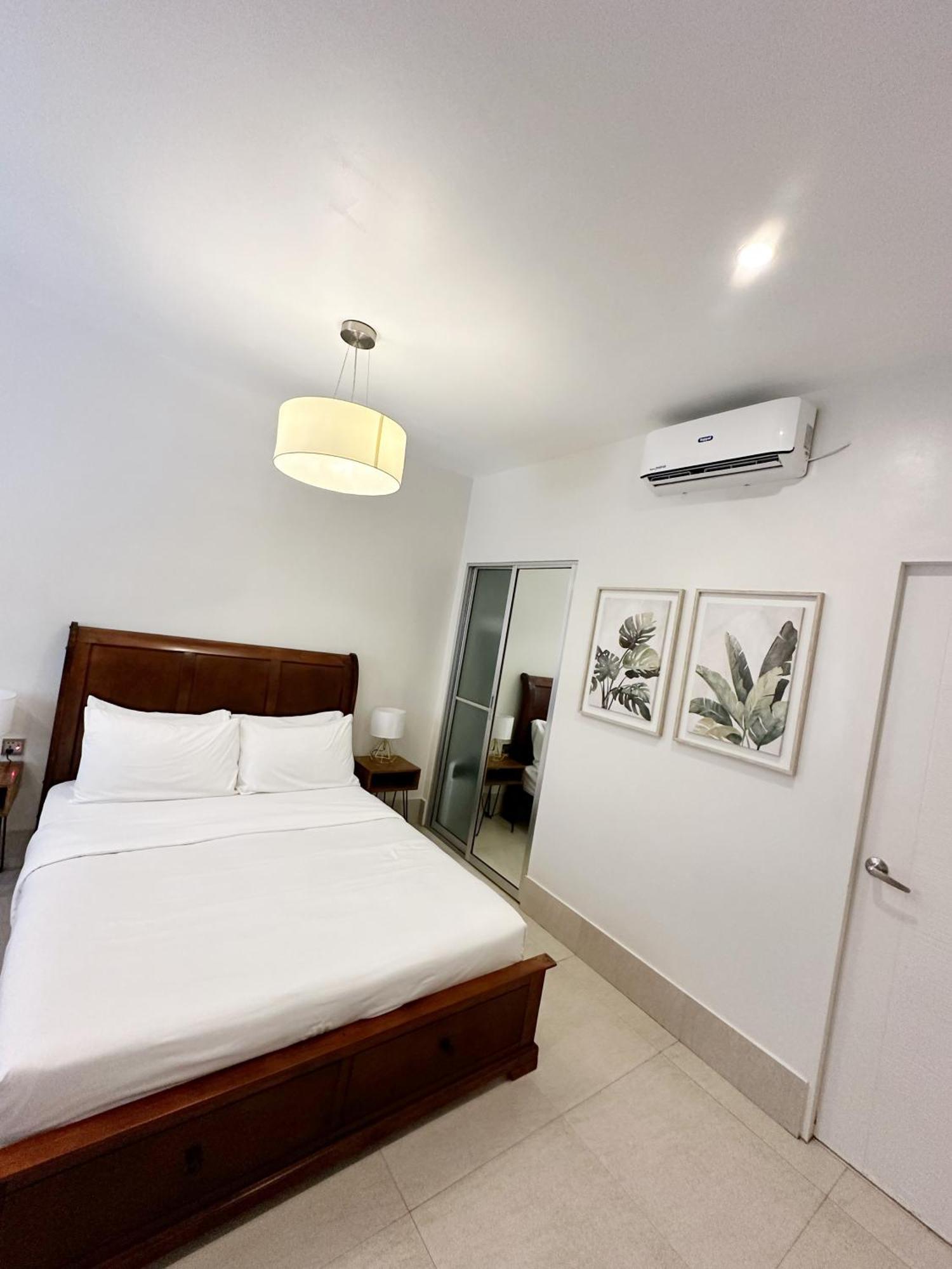 Harman Suites Moalboal Buitenkant foto
