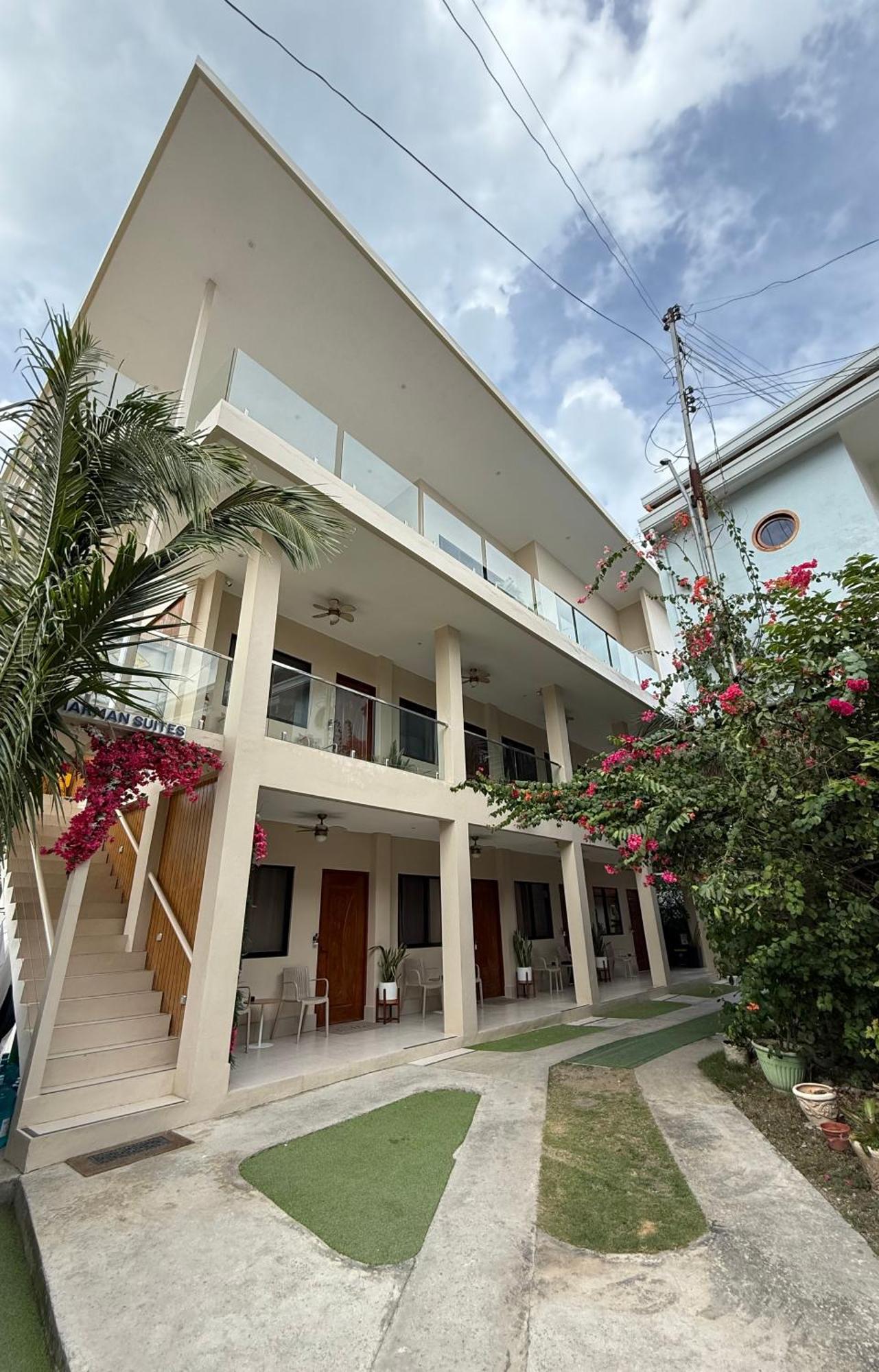 Harman Suites Moalboal Buitenkant foto